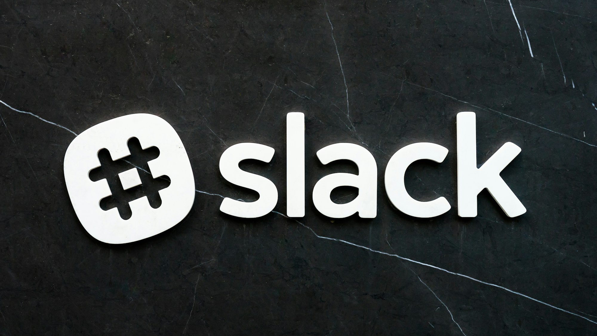 Intégrer ChatGPT dans Slack sans coder : le tutoriel en 7 étapes