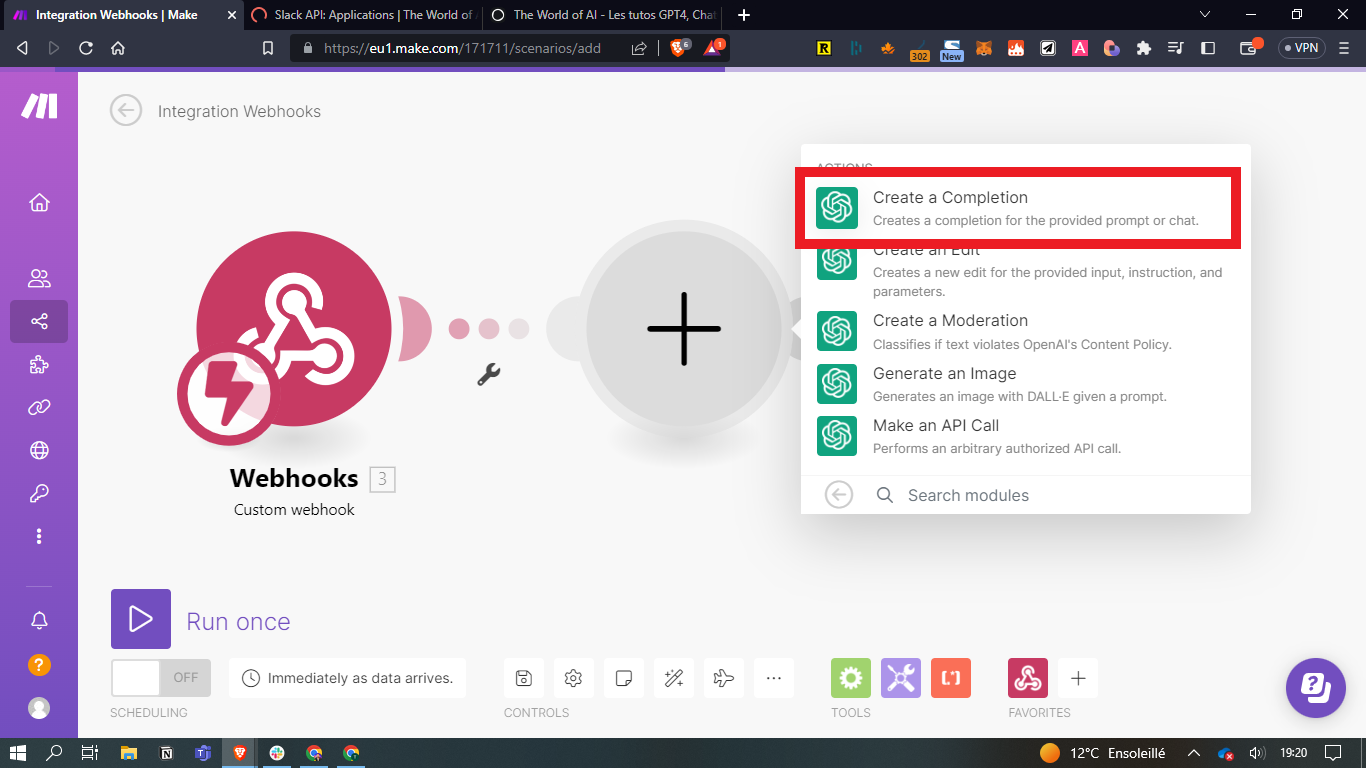 Ajout d'un module OpenAI dans Make, avec l'action Create a Completion encadrée en rouge à la suite du webhook