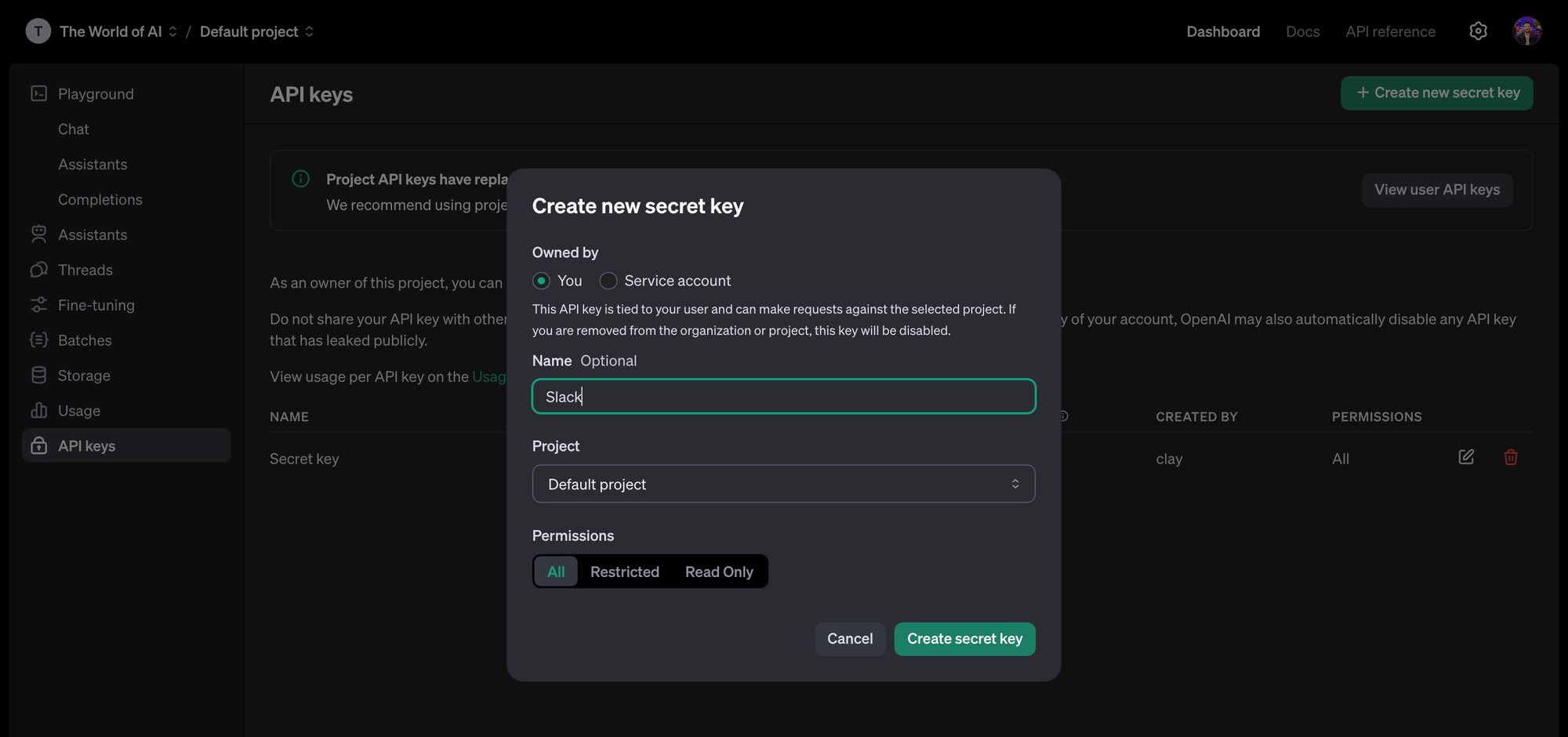 Fenêtre de création d'une clé secrète OpenAI nommée Slack, avec le choix du projet et des permissions associées
